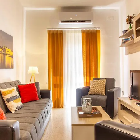 Spacious, Modern 3 Bedroom - Apartment