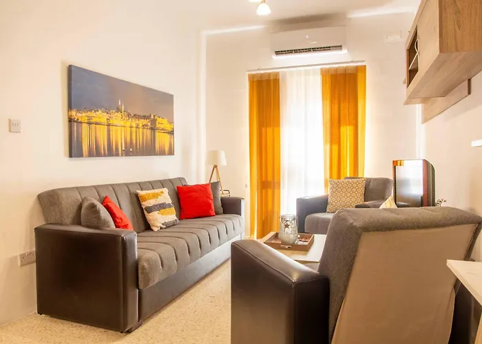 Spacious, Modern 3 Bedroom - *